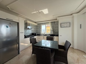 Interior 4