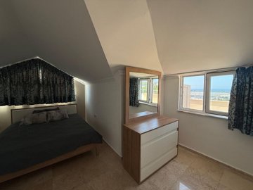 Interior 8