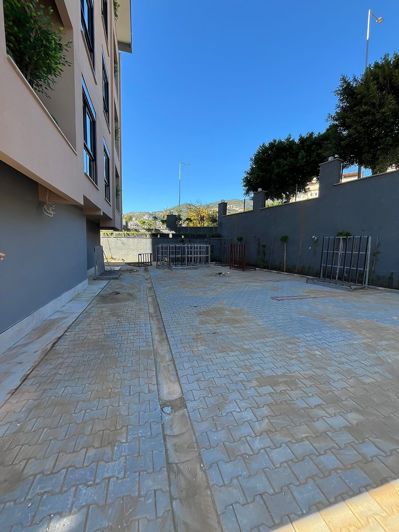 Image No.10-3 Bed Apartment for sale