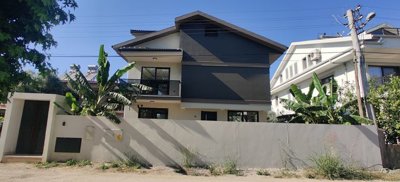 Exterior 3