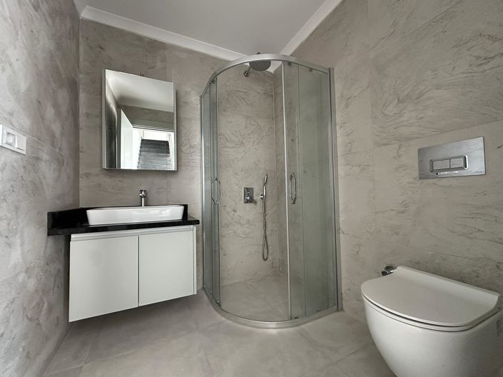 Image No.21-3 Bed Apartment for sale