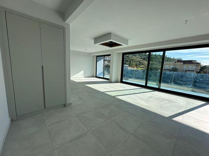 Image No.8-3 Bed Apartment for sale