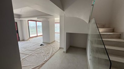 Interior 3