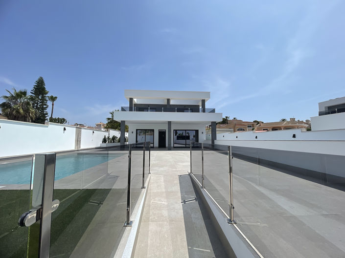 Image No.21-4 Bed House/Villa for sale