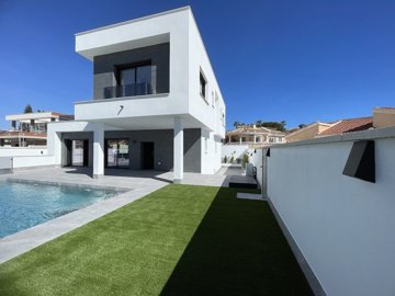 Exterior 4
