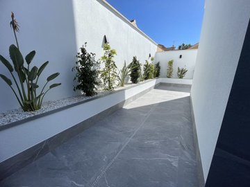 Exterior 9