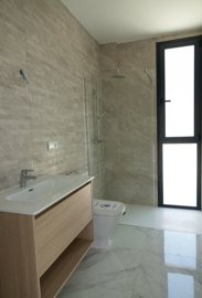 Interior 7