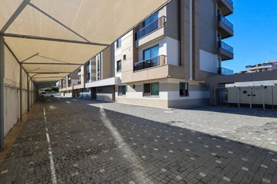 Exterior 12