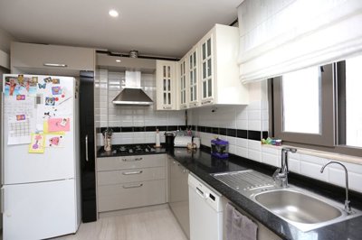 Interior 6