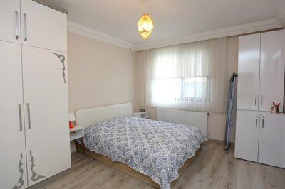 Interior 8