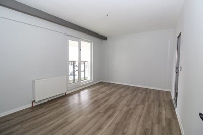 Interior 9