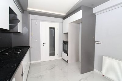 Interior 5