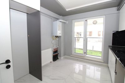 Interior 6
