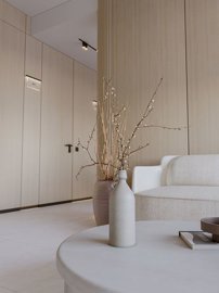 Interior 8