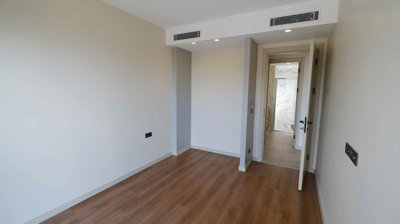 Interior 4
