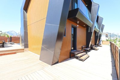 Exterior 15