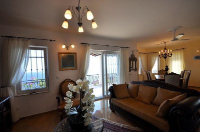 Interior 4