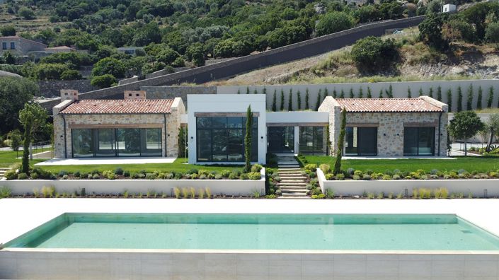 Image No.1-8 Bed House/Villa for sale