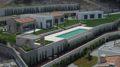 Exterior 3