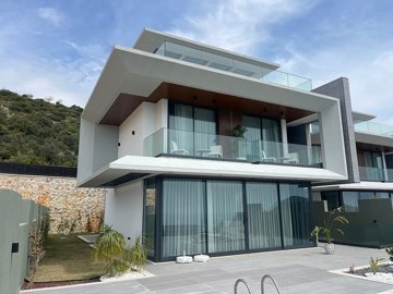 Exterior 3