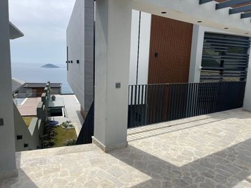 Exterior 6