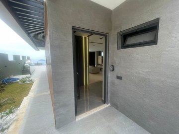 Exterior 7