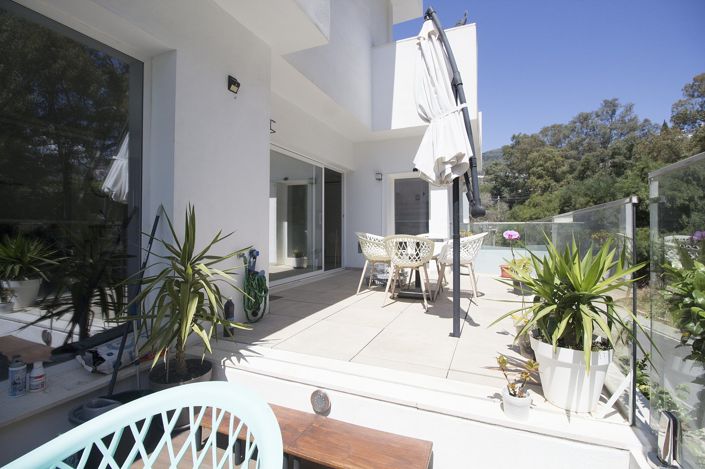Image No.1-5 Bed House/Villa for sale