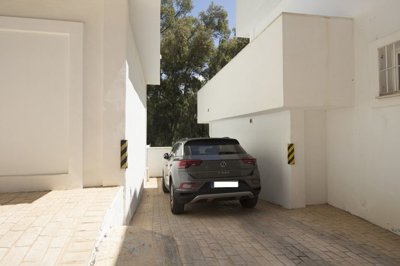 Exterior 4