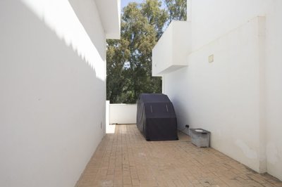 Exterior 5