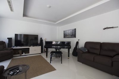 Interior 2