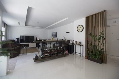 Interior 3