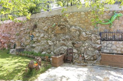 Exterior 11