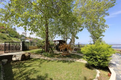 Exterior 8