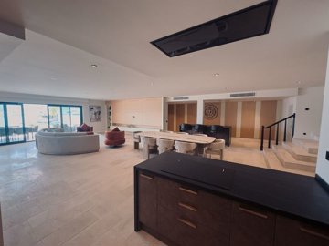 Interior 3