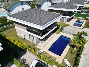 Exterior 2