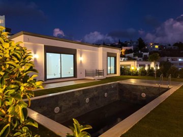Exterior 3