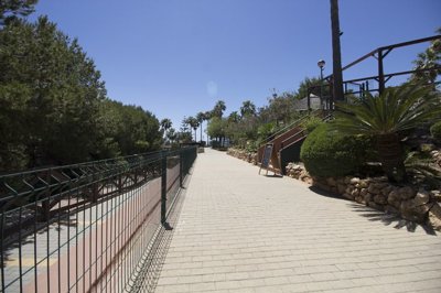 Exterior 6