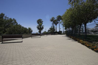 Exterior 7