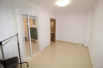 Interior 8