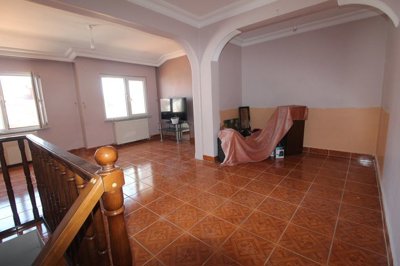 Interior 7