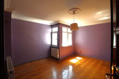 Interior 9