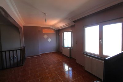 Interior 11