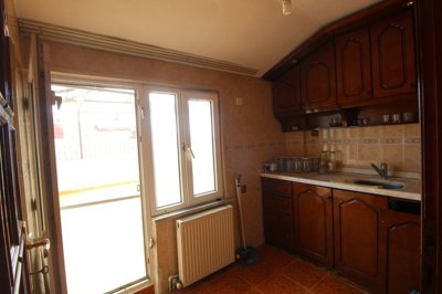 Interior 12