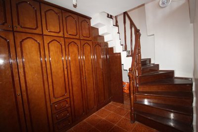 Interior 6