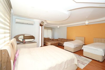 Interior 2
