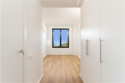 Interior 6