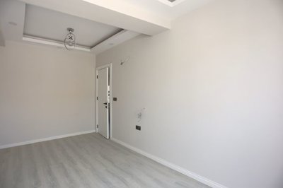 Interior 5