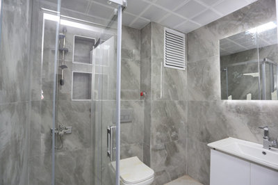 Interior 6
