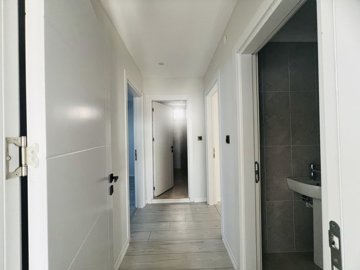 Interior 8