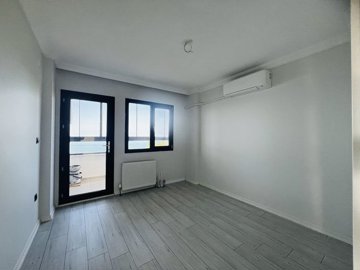 Interior 9
